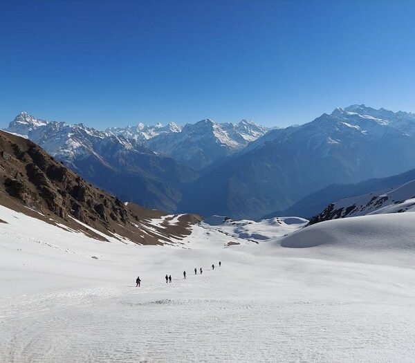 sar pass trek